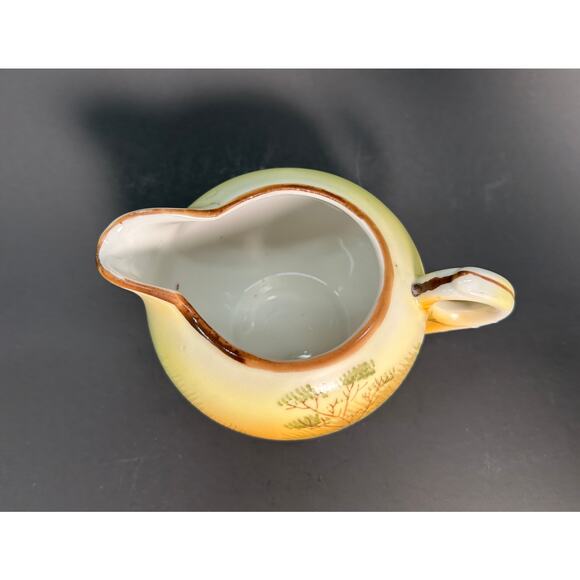 Takito Porcelain Creamer with Swan, Hand Painted - Vintage Midcentury Japan - Picture 4 of 5